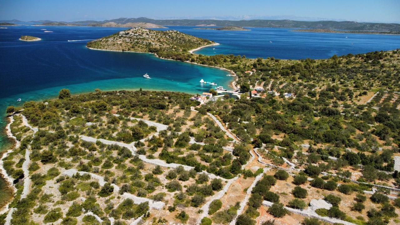 Beach House Danica - Resort & Tavern Bain, Free Transport, Pool, Island Of Zut - Kornati Pristanisce Exterior foto