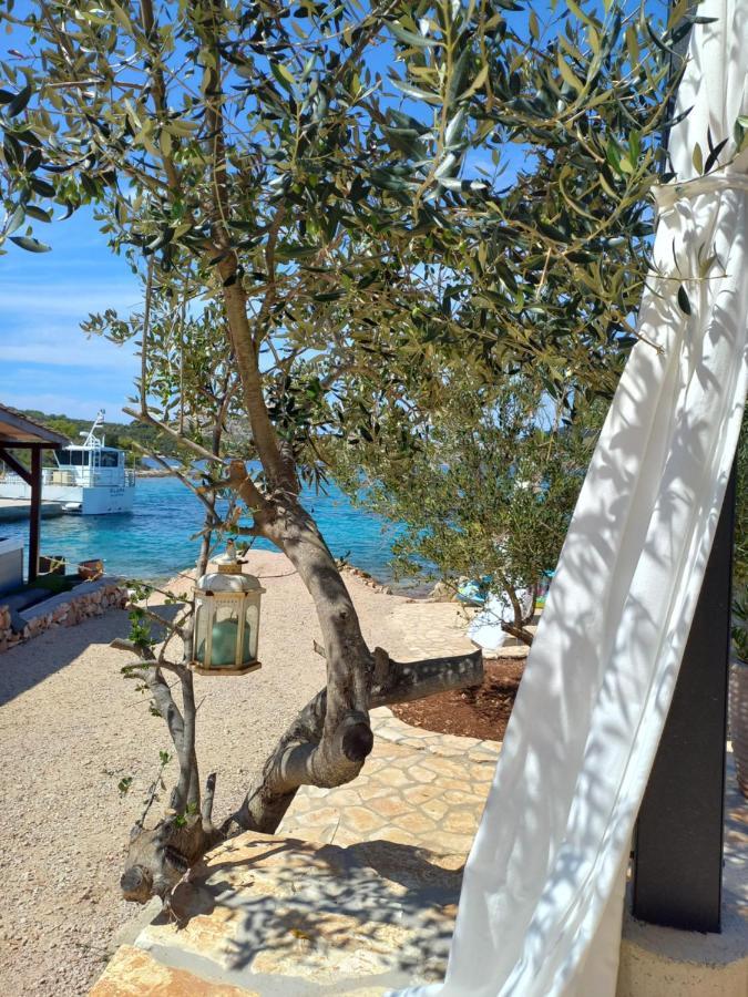 Beach House Danica - Resort & Tavern Bain, Free Transport, Pool, Island Of Zut - Kornati Pristanisce Exterior foto