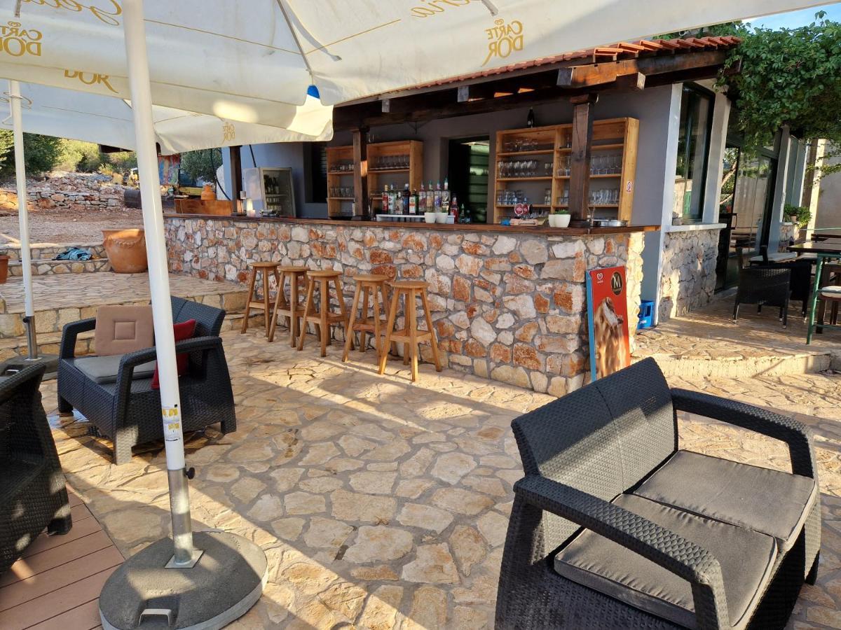 Beach House Danica - Resort & Tavern Bain, Free Transport, Pool, Island Of Zut - Kornati Pristanisce Exterior foto
