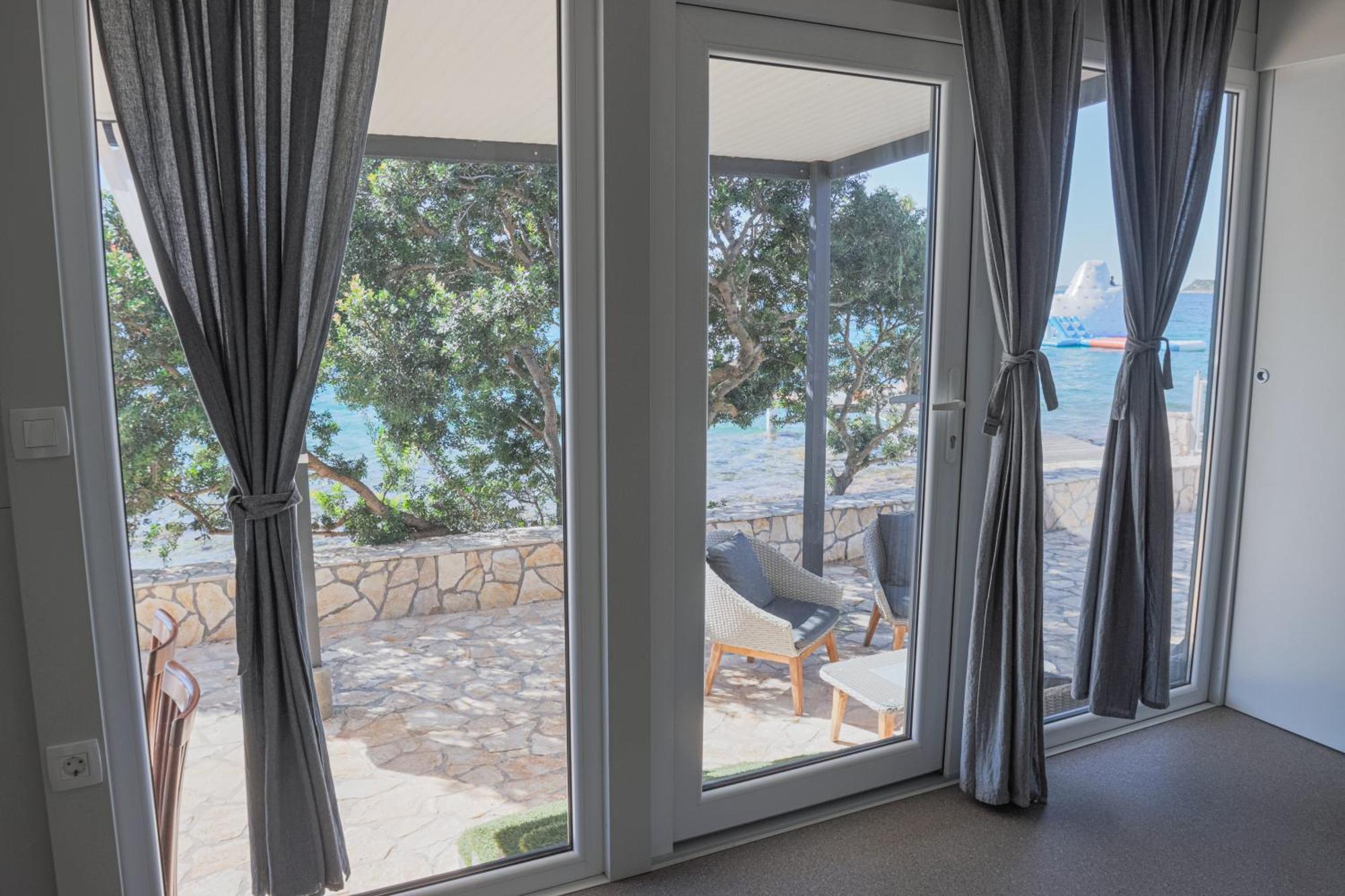 Beach House Danica - Resort & Tavern Bain, Free Transport, Pool, Island Of Zut - Kornati Pristanisce Exterior foto