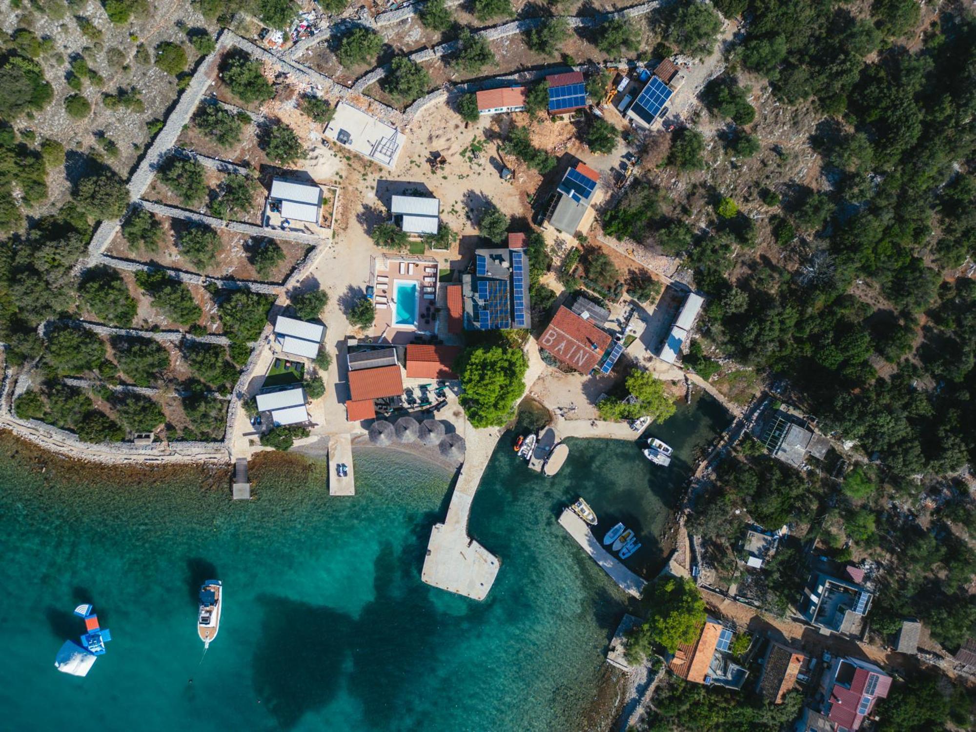 Beach House Danica - Resort & Tavern Bain, Free Transport, Pool, Island Of Zut - Kornati Pristanisce Exterior foto