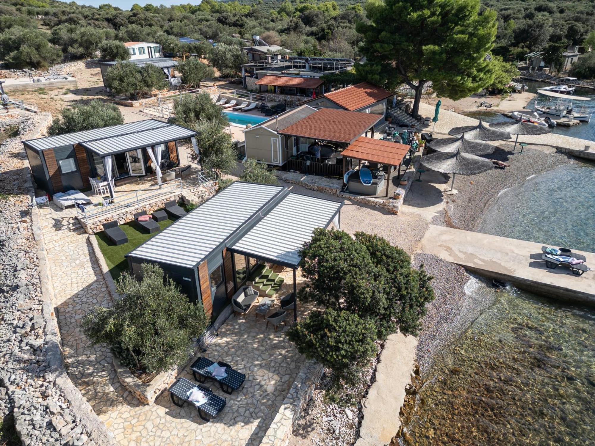Beach House Danica - Resort & Tavern Bain, Free Transport, Pool, Island Of Zut - Kornati Pristanisce Exterior foto